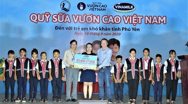 Vinamilk chung tay chăm sóc trẻ em có hoàn cảnh khó khăn tỉnh Phú Yên