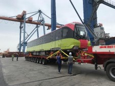Đoàn tàu metro đầu tiên của tuyến metro số 3 đã về tới Việt Nam