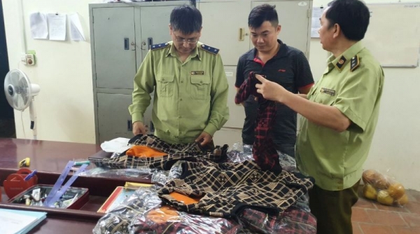 Lạng Sơn: Phát hiện hơn 200 chiếc áo giả nhãn hiệu LOUIS VUITTON