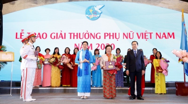 Madame Nguyễn Thị Nga - Chủ tịch Tập đoàn BRG xuất sắc đạt giải thưởng Phụ nữ Việt Nam 2020