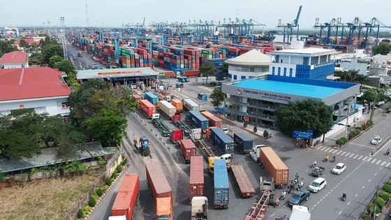 TPHCM: Trình đề án thu phí sử dụng hạ tầng công cộng khu vực cửa khẩu cảng biển