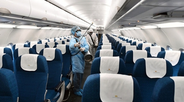 Lập danh sách người đi cùng hành khách Nhật Bản dương tính với Covid-19
