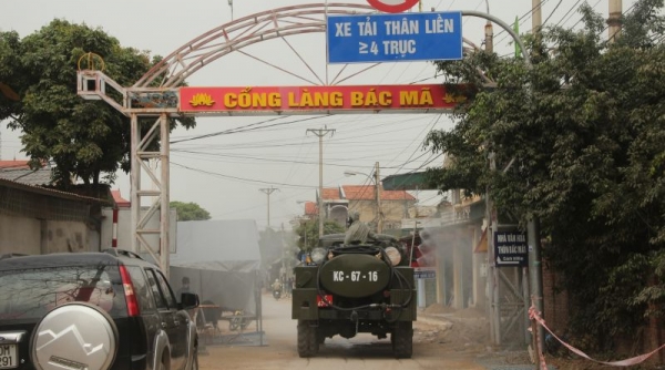 Quảng Ninh: Quân đội dùng xe đặc dụng phun khử trùng tại xã Bình Dương, TX Đông Triều
