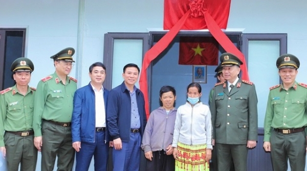 Thanh Hóa: Lễ trao tặng nhà mẫu và hỗ trợ xây nhà cho hộ nghèo tại huyện Mường Lát