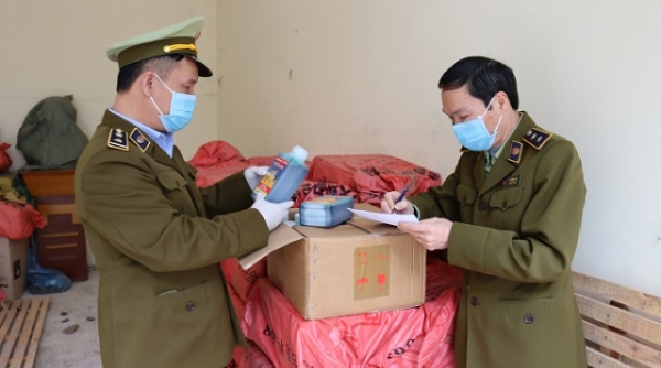 QLTT Lạng Sơn: Tạm giữ 600 chai thuốc diệt cỏ siêu tốc không rõ nguồn gốc