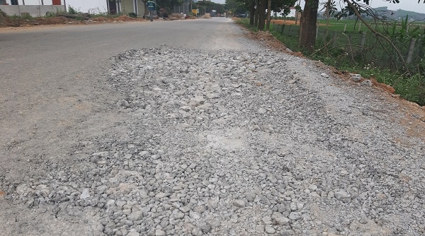 Nghệ An: Đường quốc lộ gần 20 tỷ vừa làm xong đã sụt lún, xuống cấp trầm trọng