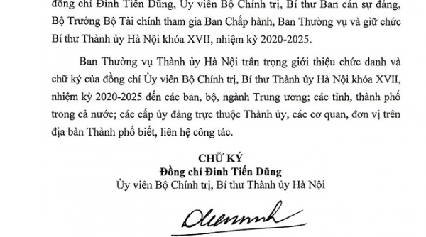 Giới thiệu chữ ký của Bí thư Thành ủy Hà Nội Đinh Tiến Dũng