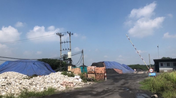 Gia Lâm – Hà Nội: Hàng loạt nhà xưởng, trạm bê tông Asphalt, xưởng giặt hoạt động trái phép