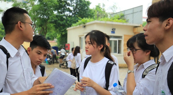 TP. Hồ Chí Minh công bố điểm chuẩn lớp 10 năm học 2021-2021