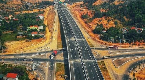 Vướng mắc về vật liệu san lấp trong thi công tại cao tốc Phan Thiết - Dầu Giây sắp được giải quyết