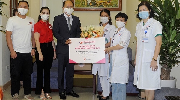 Du lịch Hàn Quốc cùng Việt Nam tiếp sức y bác sĩ tuyến đầu chống dịch