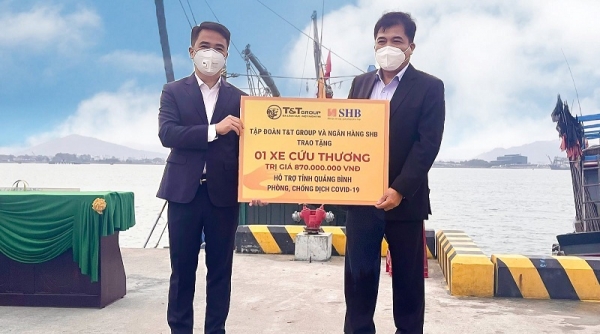 Tập đoàn T&T và SHB trao tặng xe cứu thương hỗ trợ Quảng Trị - Quảng Bình chống dịch