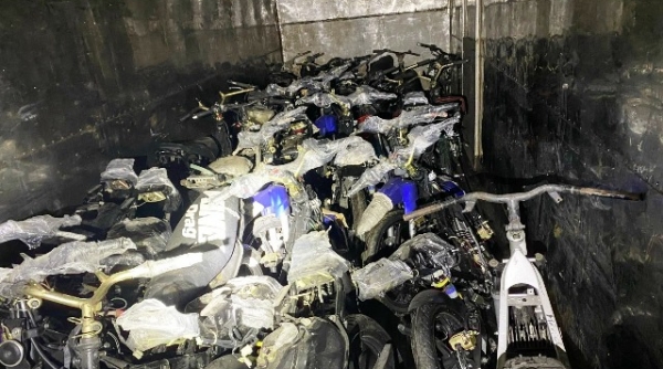 Quảng Bình: Thu giữ 26 xe mô tô không rõ nguồn gốc trên ô tô tải