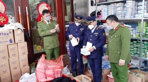 Lực lượng Quản lý thị trường Lạng Sơn kiểm tra, xử lý 96 vụ hàng lậu, hàng giả trong tháng Hai