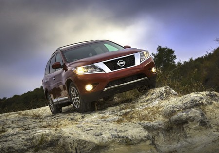 Nissan triệu hồi hơn 320.000 xe SUV Pathfinder