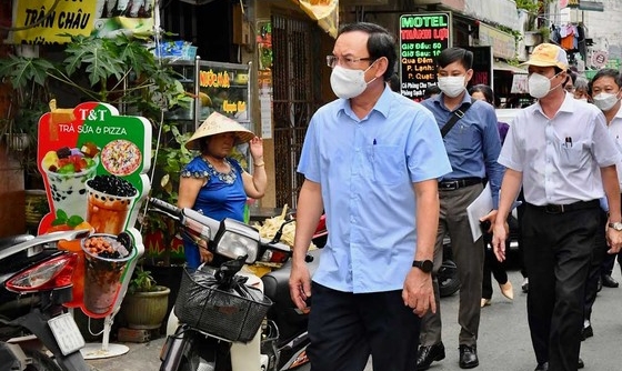 Bí thư Thành ủy TP. Hồ Chí Minh kiểm tra tình hình phòng chống dịch sốt xuất huyết tại quận Bình Tân