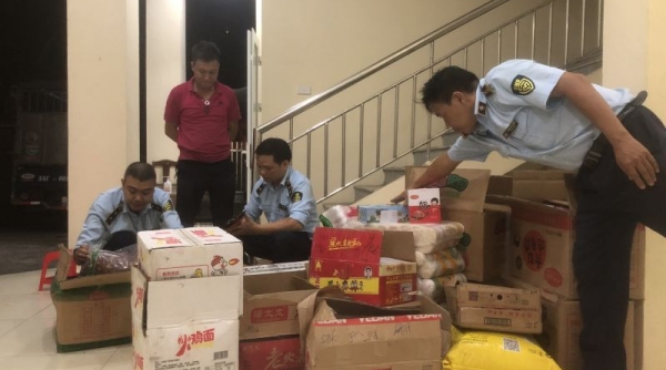 Hà Giang phát hiện 1.557 sản phẩm thực phẩm nhập lậu không có nhãn phụ