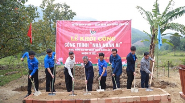 Đoàn Thanh niên Bệnh viện Trung ương Huế khởi công xây dựng “nhà nhân ái” ở huyện A Lưới.