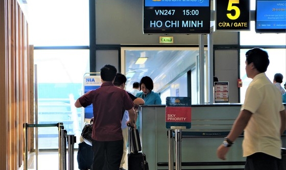 Yêu cầu thực hiện nghiêm kiểm soát giấy tờ tuỳ thân của hành khách tại cửa ra máy bay
