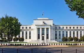 Fed lần thứ tám tăng lãi suất: Chính sách tiền tệ của Việt Nam nên ứng xử thế nào?
