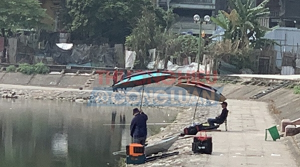 Câu cá trái phép tại hồ công ích (Hoàng Mai): Yêu cầu phường Định Công báo cáo kết quả trước ngày 12/03/2023