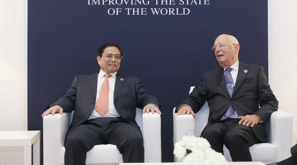 Thủ tướng Phạm Minh Chính tiếp Chủ tịch Diễn đàn Kinh tế Thế giới