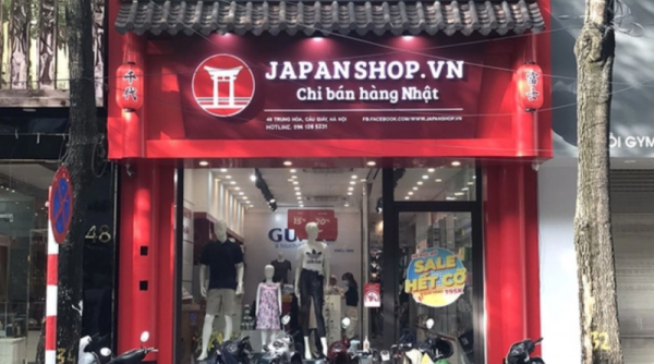 Nhân viên tại cửa hàng JAPANSHOP.VN tư vấn sản phẩm ngay cả khi không hiểu tiếng Nhật