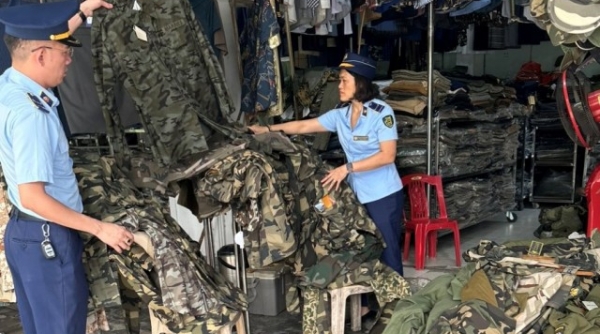 Nghệ An: Xử lý 3 cơ sở kinh doanh vi phạm đối với mặt hàng quần áo quân phục