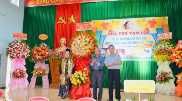 Người phụ nữ và những câu thơ tha thiết tình quê