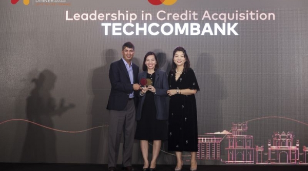 Techcombank giữ ngôi vương 04 năm liên tiếp với 8 giải thưởng danh giá của Visa và Master Card