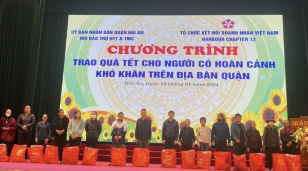 Trao 300 suất quà đến người có hoàn cảnh khó khăn, tàn tật và trẻ mồ côi tại Hải Phòng