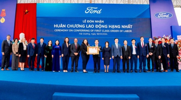 Ford Việt Nam đón nhận Huân chương Lao động hạng Nhất
