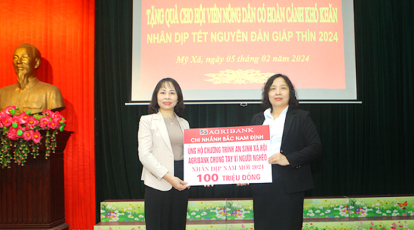 Agribank Bắc Nam Định chung tay hỗ trợ các gia đình có hoàn cảnh khó khăn vui Xuân, đón Tết