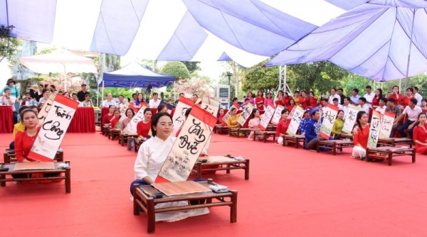 Chương trình “Viết thư pháp - gìn giữ tinh hoa văn hóa Việt”: Thúc đẩy tinh thần hiếu học của người dân An Lão