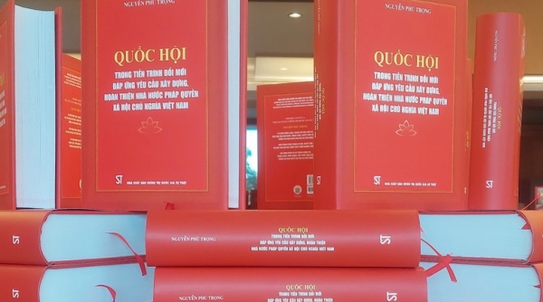 Cuốn sách tuyển chọn 95 bài viết, phát biểu và trả lời phỏng vấn của Tổng Bí thư Nguyễn Phú Trọng về Quốc hội