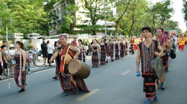 Thừa Thiên Huế - Quan tâm đào tạo, tuyển dụng người dân tộc thiểu số và phát triển kinh tế vùng núi