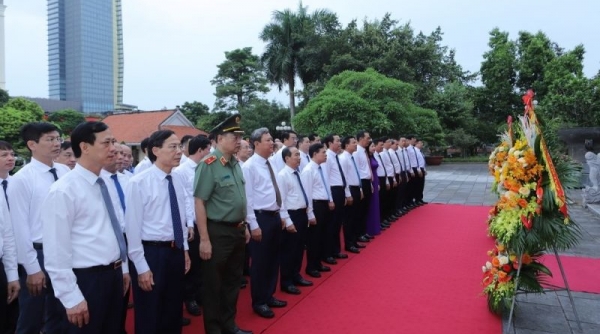 Đoàn đại biểu tỉnh Thanh Hóa dâng hương tưởng niệm Chủ tịch Hồ Chí Minh, Mẹ Việt Nam Anh hùng và các Anh hùng liệt sĩ nhân dịp Quốc khánh nước CHXHCN