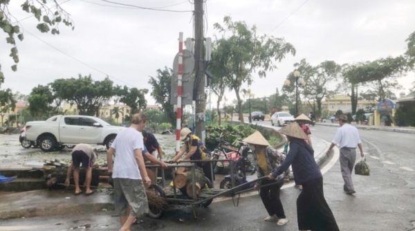 Người dân thị trấn Quảng Hà nhanh chóng khôi phục nhịp sống thường ngày