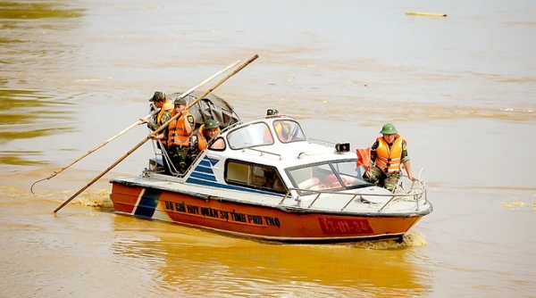 Nạn nhân đầu tiên trong vụ sập cầu Phong Châu đã được tìm thấy