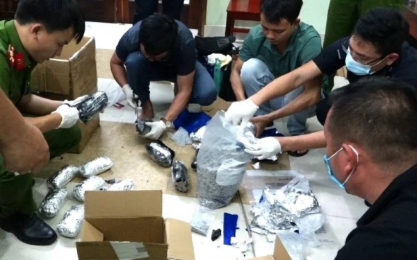 Quảng Bình bắt vụ buôn bán, tàng trữ, sử dụng trái phép hơn 10 kg ma túy tổng hợp