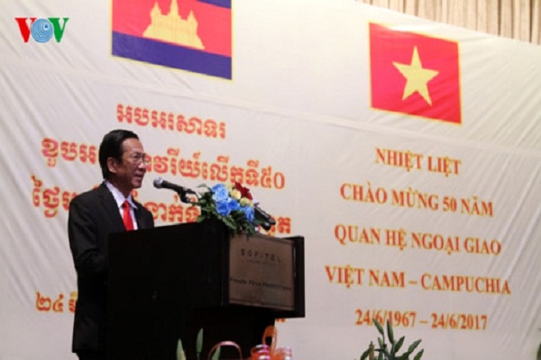50 năm quan hệ Việt Nam-Campuchia: Củng cố và phát triển 50 năm quan hệ Việt Nam-Campuchia: Củng cố và phát triển
