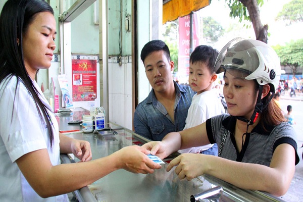 Loạn giá thuốc: Người bệnh chịu nhiều thiệt thòi Loạn giá thuốc: Người bệnh chịu nhiều thiệt thòi