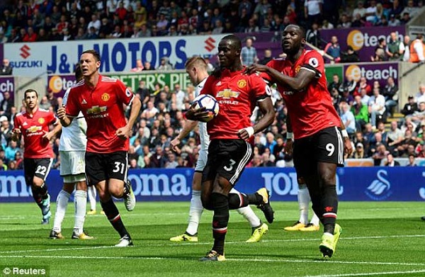 Premier League: Tân binh tỏa sáng, Qủy đỏ “hủy diệt” Swansea Premier League: Tân binh tỏa sáng, Qủy đỏ “hủy diệt” Swansea