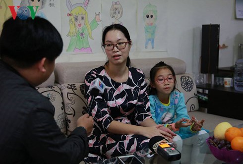 Cô dâu Việt trẻ ở Trung Quốc: “Bán” tri thức, “mua” tương lai Cô dâu Việt trẻ ở Trung Quốc: “Bán” tri thức, “mua” tương lai