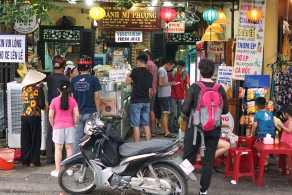 Hội An: “Bánh mì ngon nhất thế giới” Hội An: “Bánh mì ngon nhất thế giới”