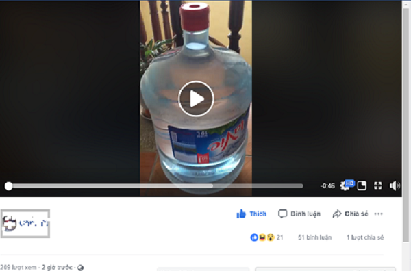 Phát hiện nước khoáng Lavie kiến chết nổi lềnh bềnh, khách hàng cạch mặt Phát hiện nước khoáng Lavie kiến chết nổi lềnh bềnh, khách hàng cạch mặt