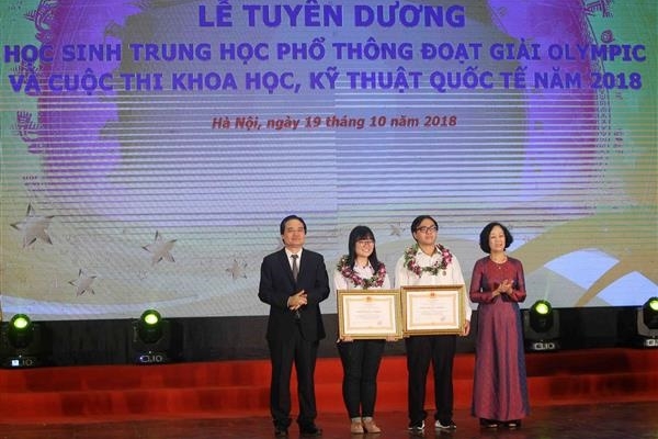 Bộ GD&ĐT: Tổ chức Lễ tuyên dương học sinh đạt giải tại Olympic quốc tế Bộ GD&ĐT: Tổ chức Lễ tuyên dương học sinh đạt giải tại Olympic quốc tế