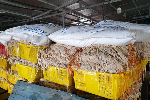 Móng Cái: Tháo dỡ cơ sở chế biến nội tạng động vật không phép