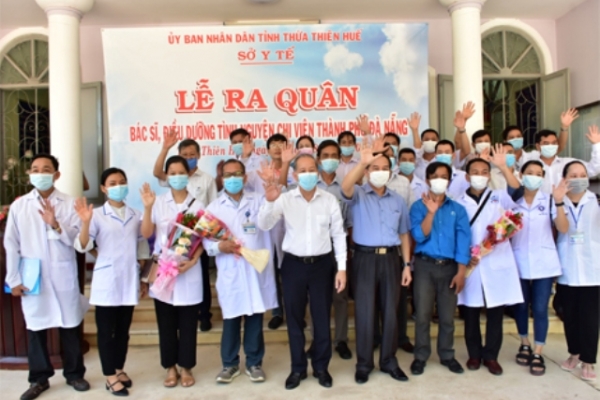 Huế: 40 bác sĩ, điều dưỡng sẵn sàng chi viện cho Đà Nẵng chống dịch Covid-19 Huế: 40 bác sĩ, điều dưỡng sẵn sàng chi viện cho Đà Nẵng chống dịch Covid-19