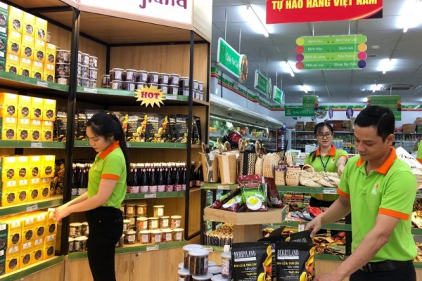 Hàng Việt chiếm trên 90% tại các cơ sở phân phối của doanh nghiệp trong nước Hàng Việt chiếm trên 90% tại các cơ sở phân phối của doanh nghiệp trong nước